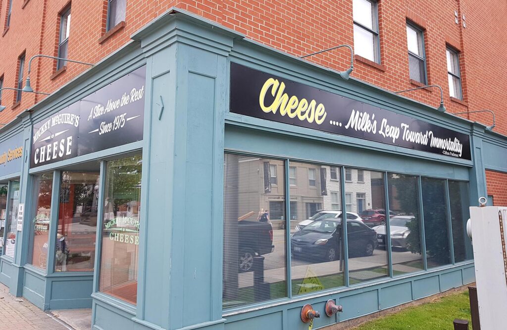 watsons-engraving-and-signage-dundas-gallery-printed-signs-2