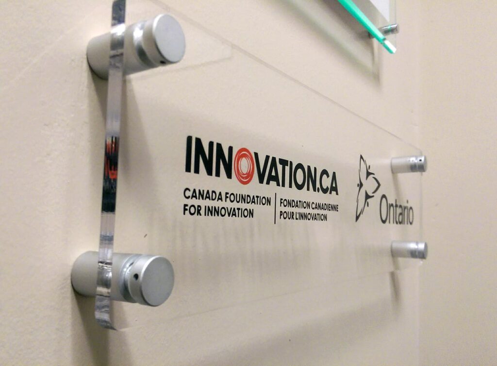 watsons-engraving-and-signage-dundas-gallery-wayfinding-1