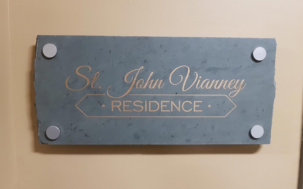 watsons-engraving-and-signage-dundas-gallery-wayfinding-17