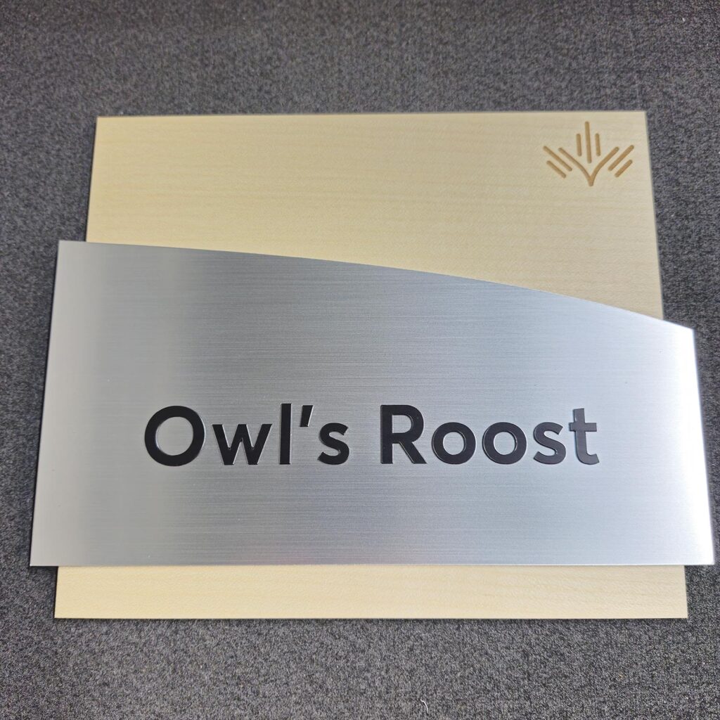 watsons-engraving-and-signage-dundas-gallery-wayfinding-4