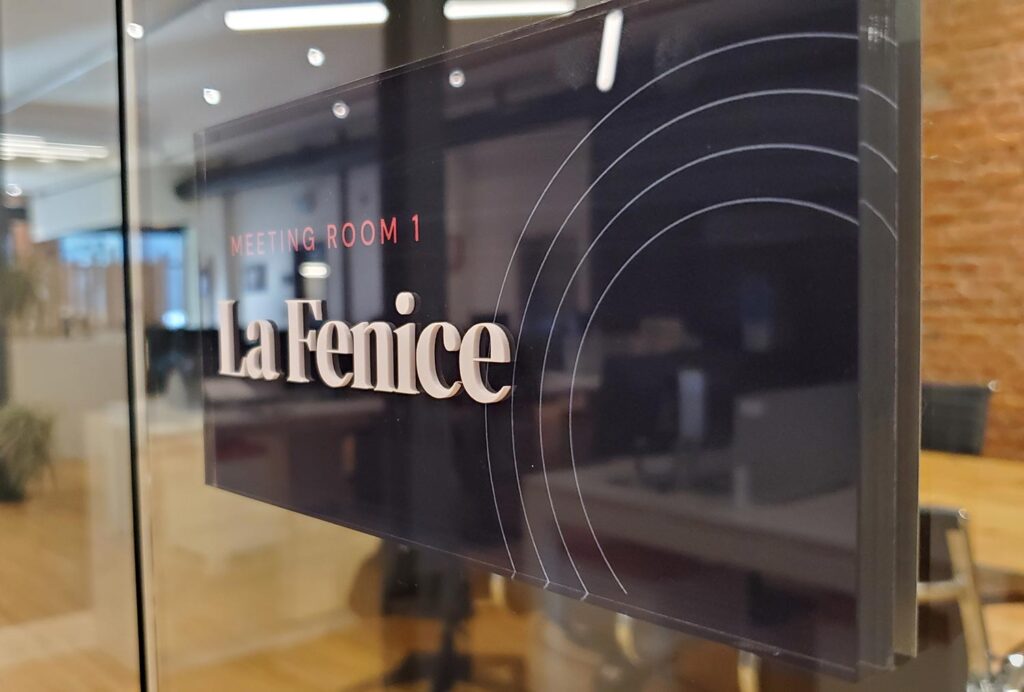 watsons-engraving-and-signage-dundas-gallery-wayfinding-9